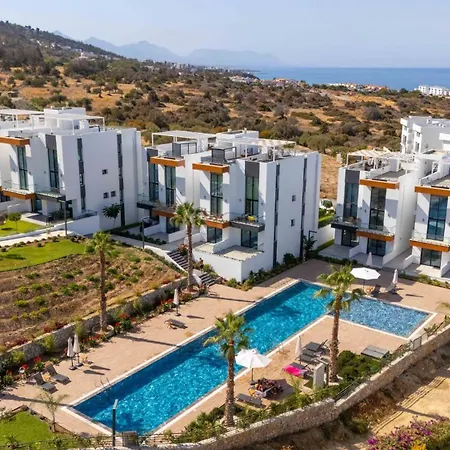 Modern Seaside With Walking Distance To The * Kalogrea