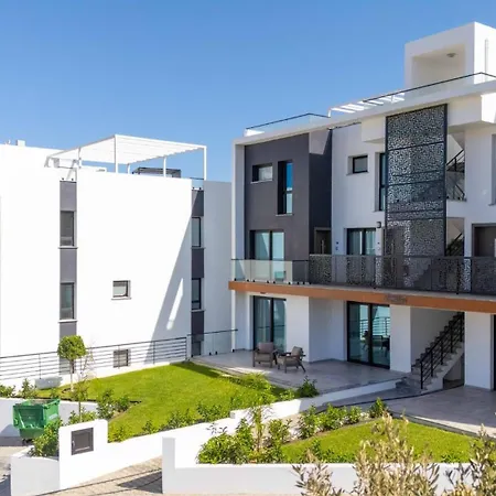Modern Seaside With Walking Distance To The Διαμέρισμα Kalogrea