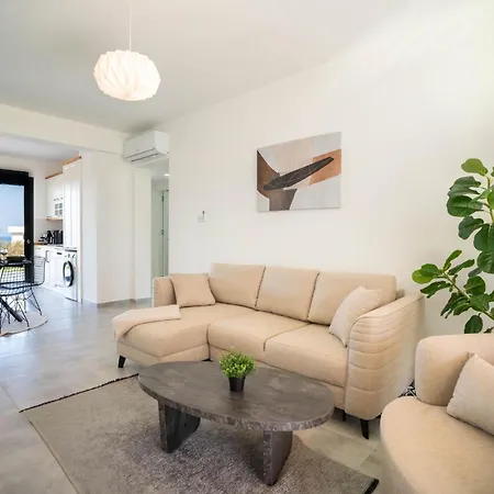 Modern Seaside With Walking Distance To The Kalogrea