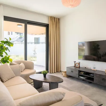 Modern Seaside With Walking Distance To The * Kalogrea