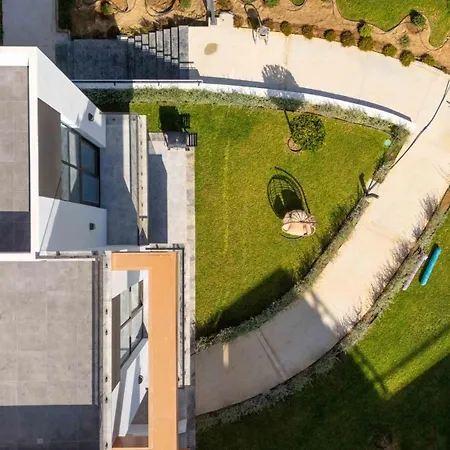 Modern Seaside With Walking Distance To The *