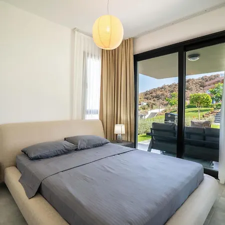 Modern Seaside With Walking Distance To The