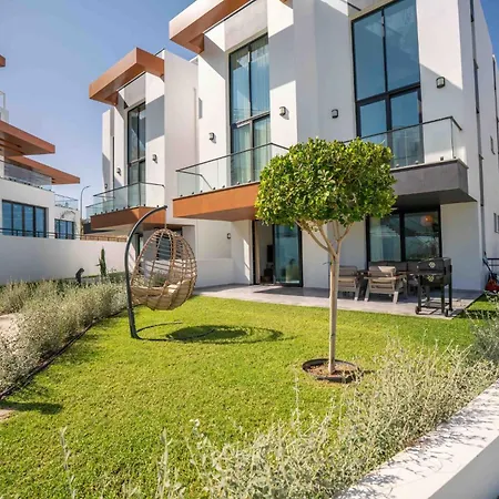 Modern Seaside With Walking Distance To The Appartamento *