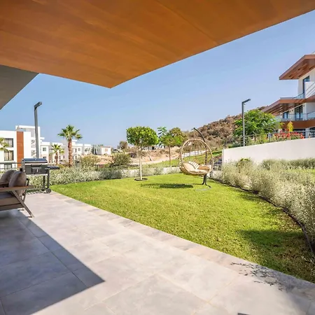 Modern Seaside With Walking Distance To The * Kalogrea
